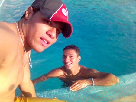 les 2 bogosss